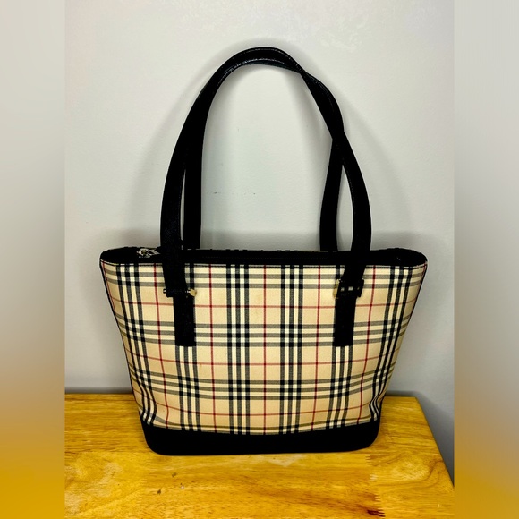 Burberry Medium Tote - Picture 1 of 10
